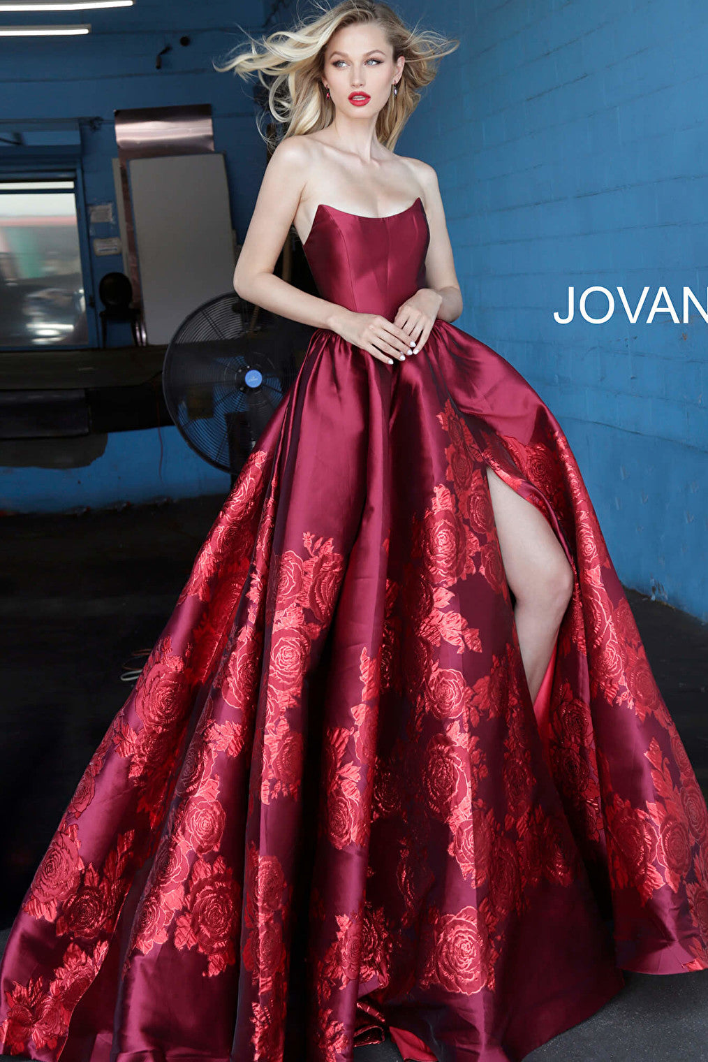 Red high slit ballgown Jovani 02038